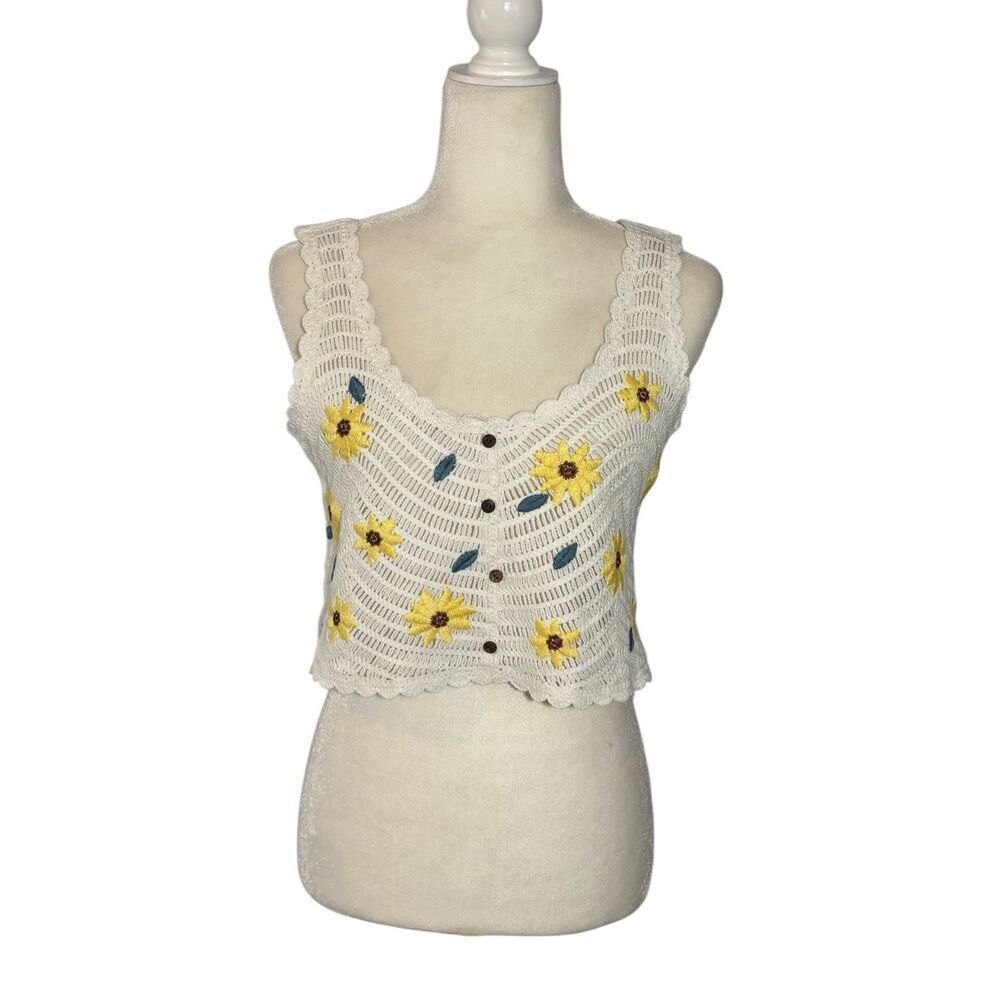 Adora white boho style crop top with sunflower embroidery - S/M